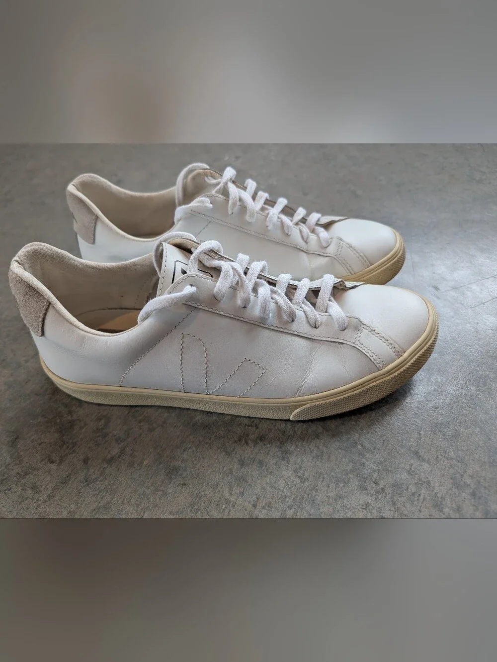 Veja Sneakers White Leather Women's Size 9 EU 40